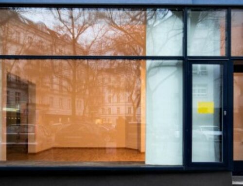 Vente du local commercial à une SCI familiale : le locataire a-t-il un droit de préférence ?