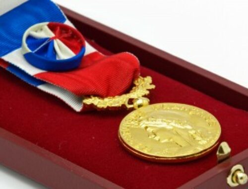 Médaille du travail : quelles cotisations sur la gratification associée ?